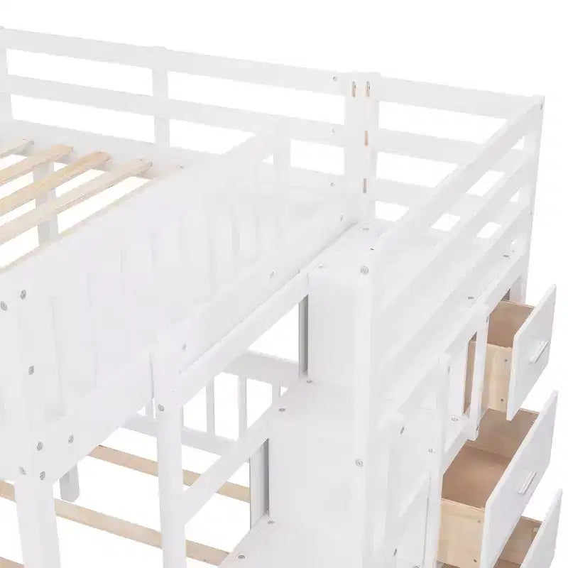 Lit superposé en bois, lit du haut double et lit du bas simple, avec 6 tiroirs et escalier.